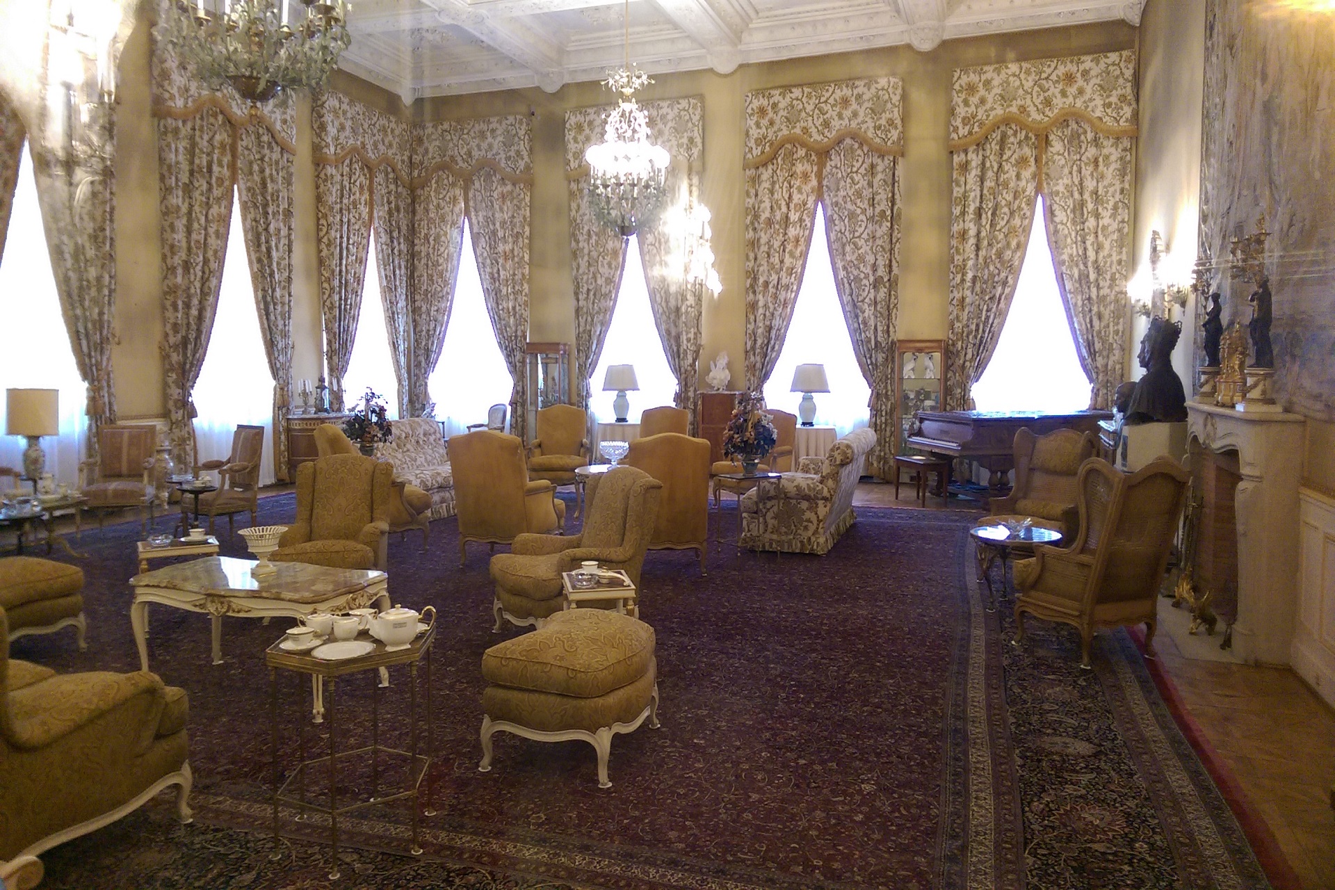 PGTG_SaadAbad_Palace,_Tehran_Iran06