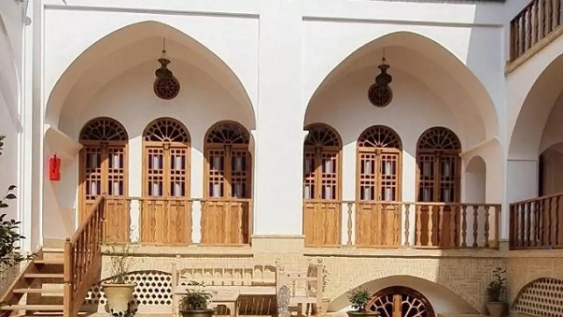 PGTG-Givak-Traditional-Hotel-Kashan-Iran