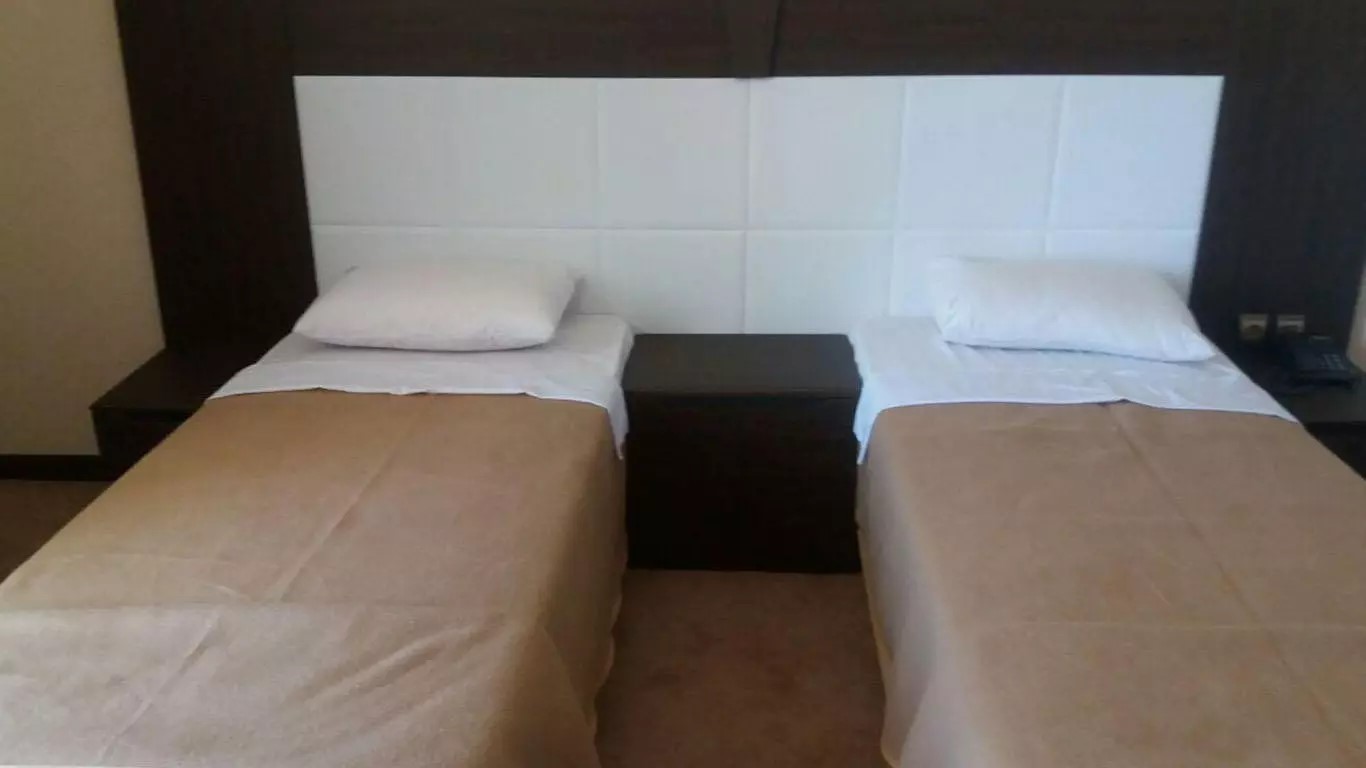 PGTG-Hezar-Hotel-Kermant-Iran04