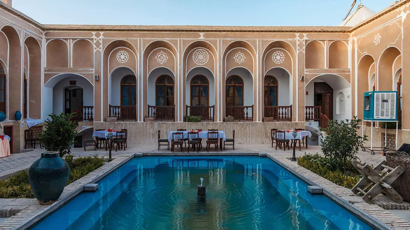PGTG-Laleh-Hotel-Yazd-Iran00