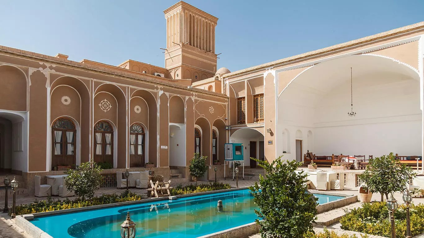 PGTG-Laleh-Hotel-Yazd-Iran01