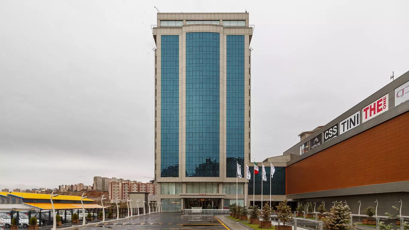 PGTG-Laleh-Park-Hotel-Tabriz-Iran